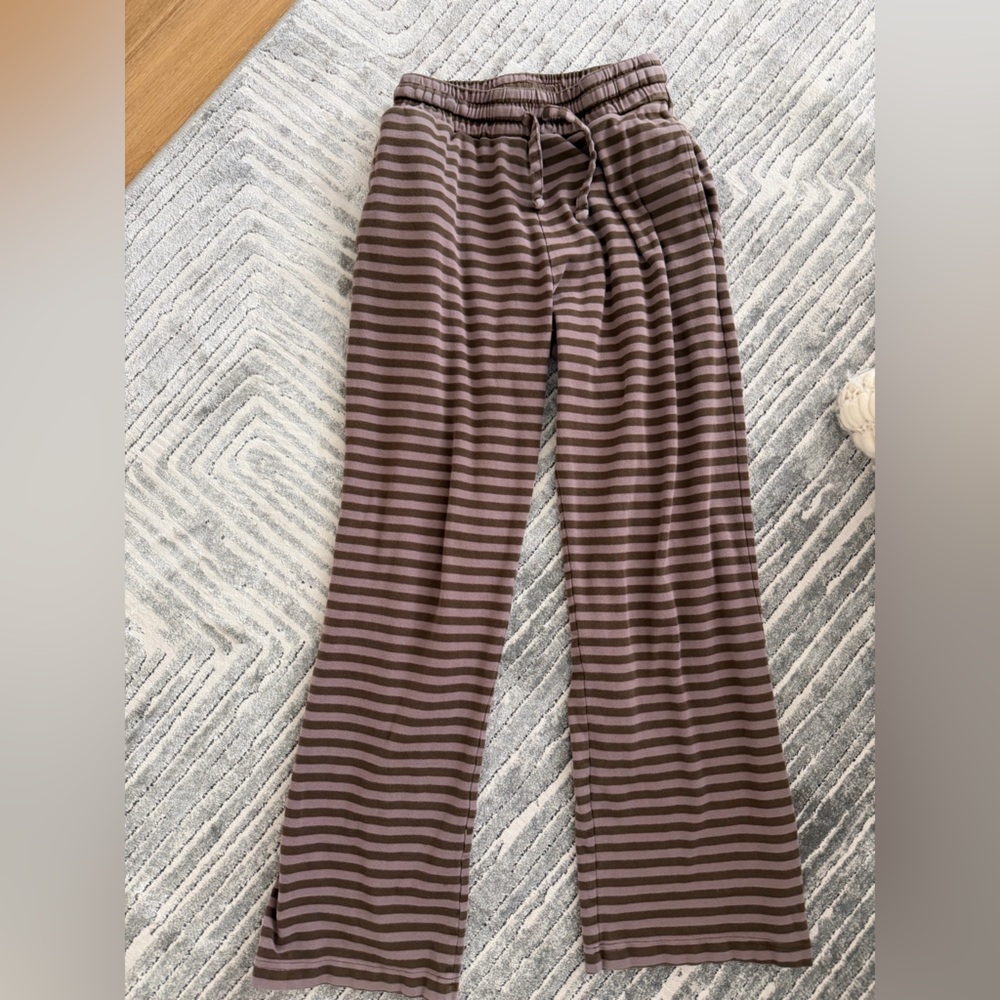 Daily drills monochrome stripe pants